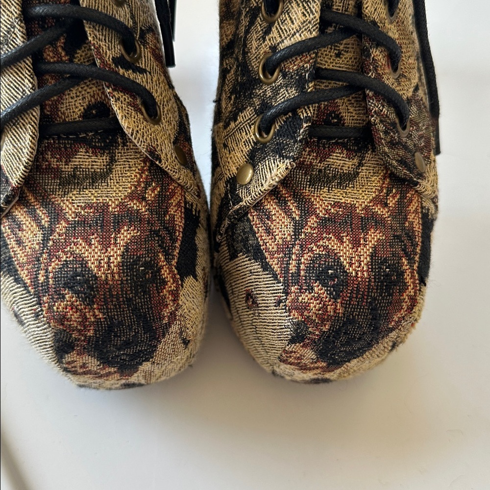 Jeffrey Campbell Lita Fab Platform Ankle Boots in Dog Tapestry Size 6 Lace Up - Picture 4 of 16